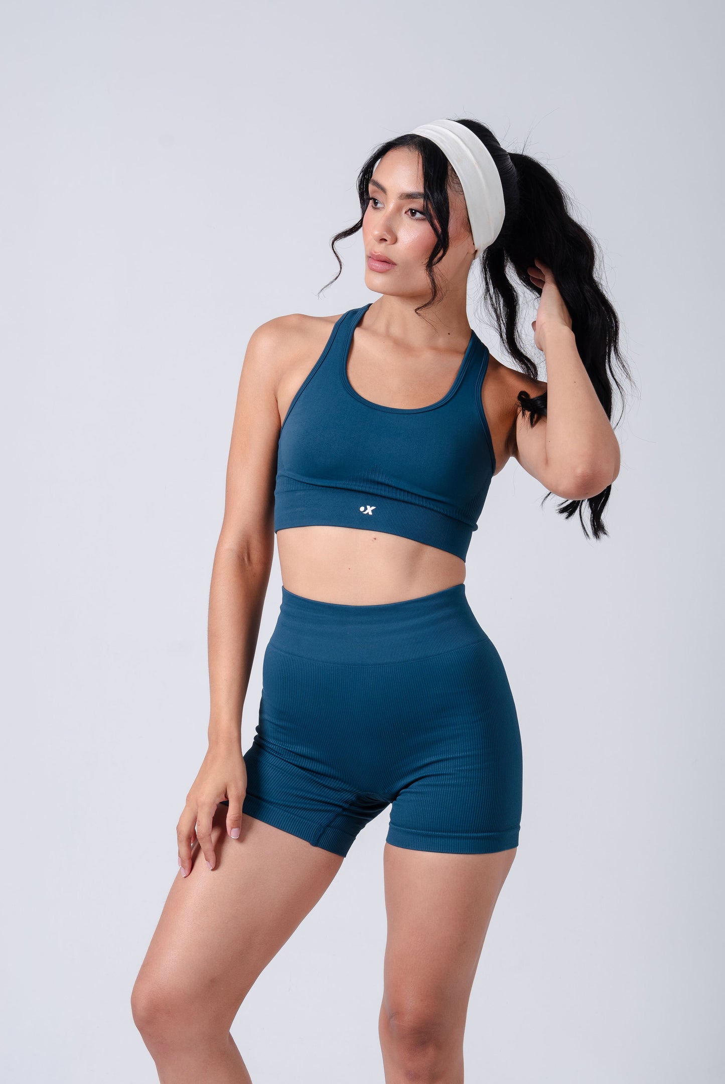 azul oscuro
